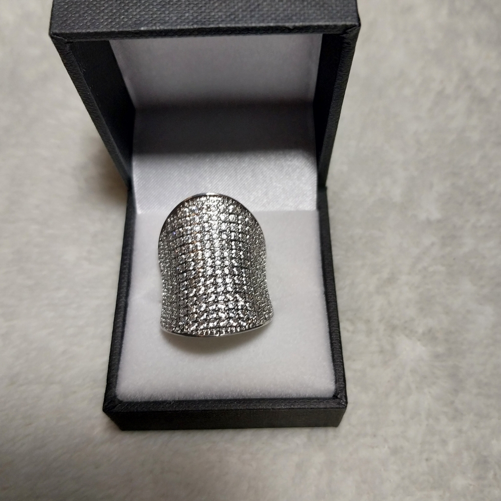 925 Silver/Crystal Ring.  Great Condition Sz7.5